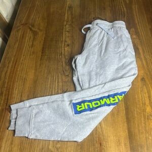Grey under armor sweatpants with design mens L